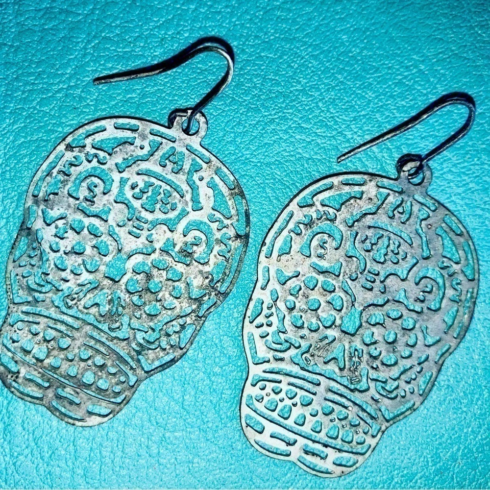 Skull earrings